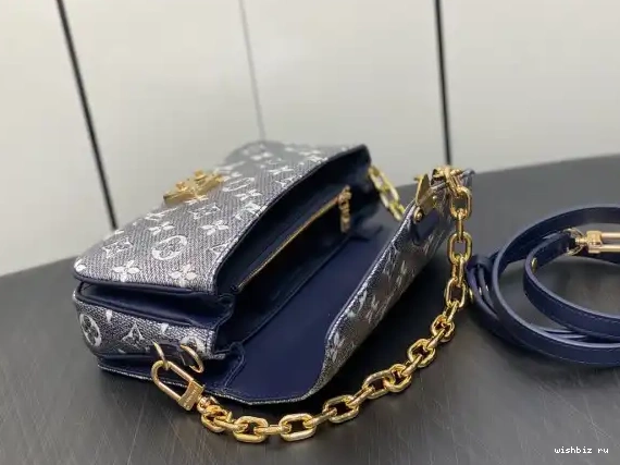 WIS WEST LOUIS POCHETTE EAST VUITTON METIS 0531